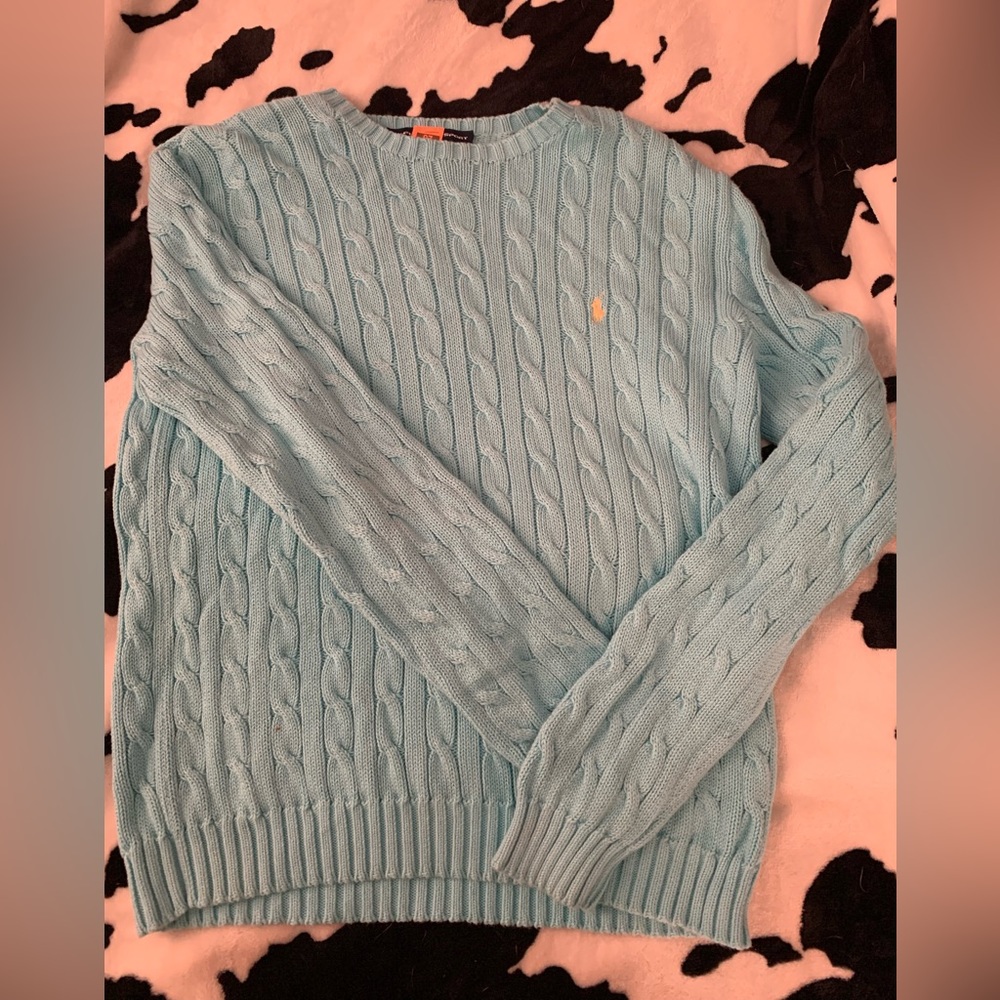 Robin egg blue with light yellow horse has no holes or signs of wear to it